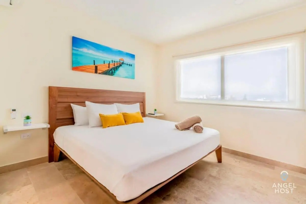 Veranto Condo Near 5Th Ave W Pool Access