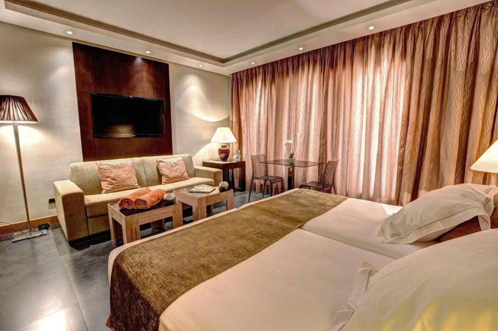 ArtPlatinum SUITES&APARTMENTS