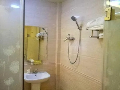 Yangguang Xinyue Business Hotel