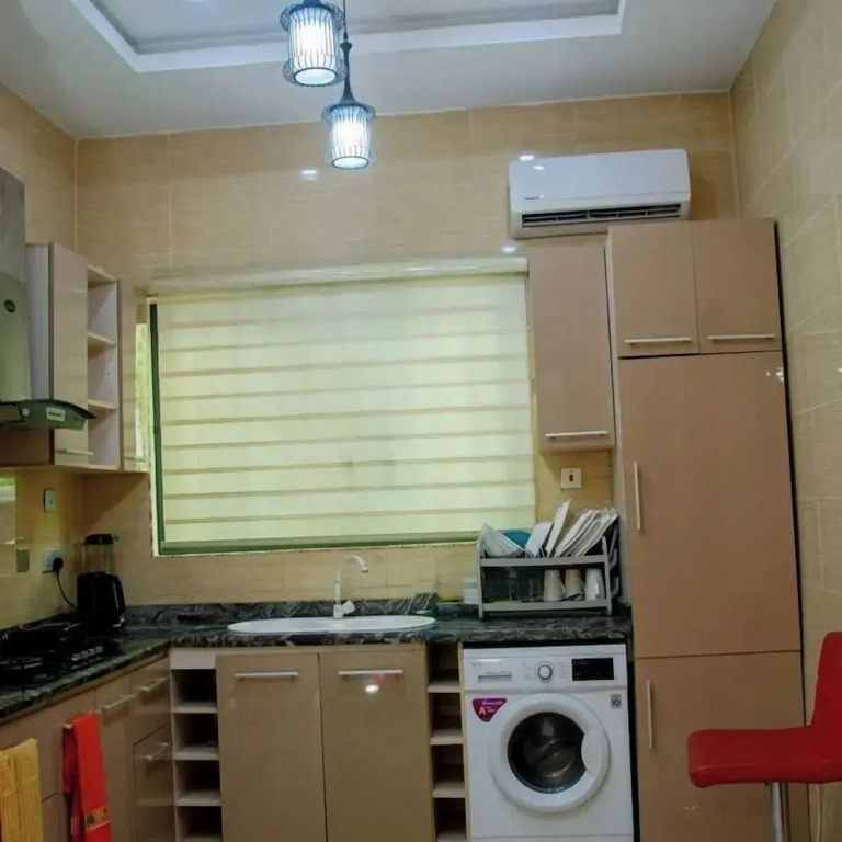 House 8 Apartment
