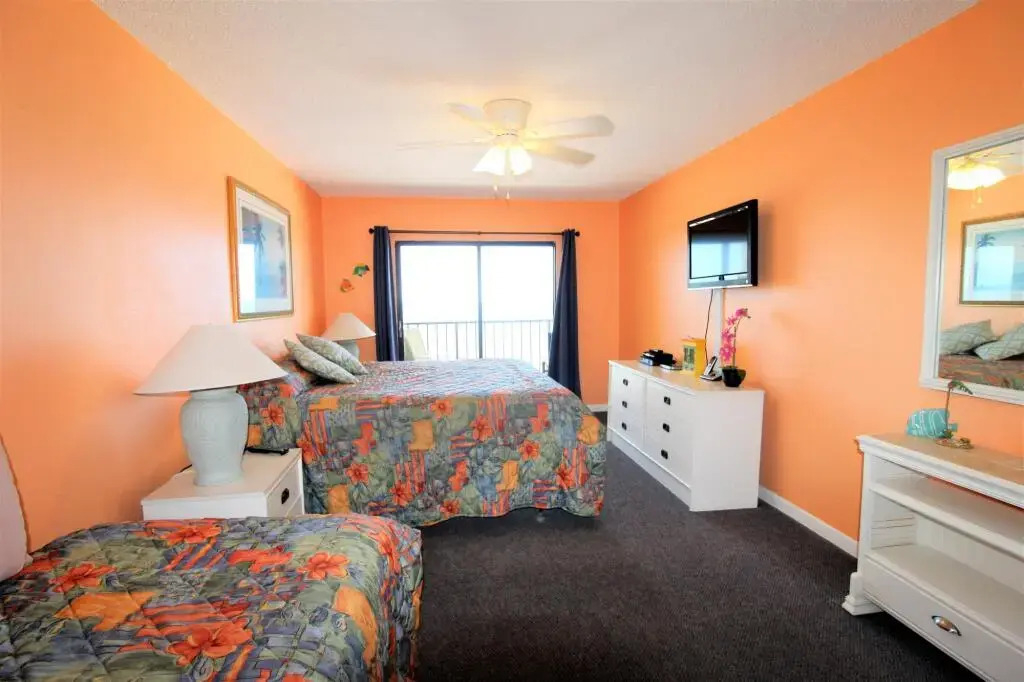 Las Brisas #402