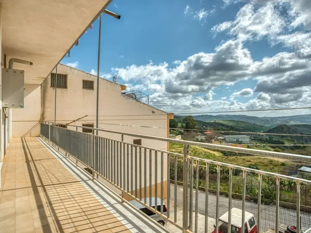 Posh Home in Santa Caterina Villarmosa near Nature Reserve