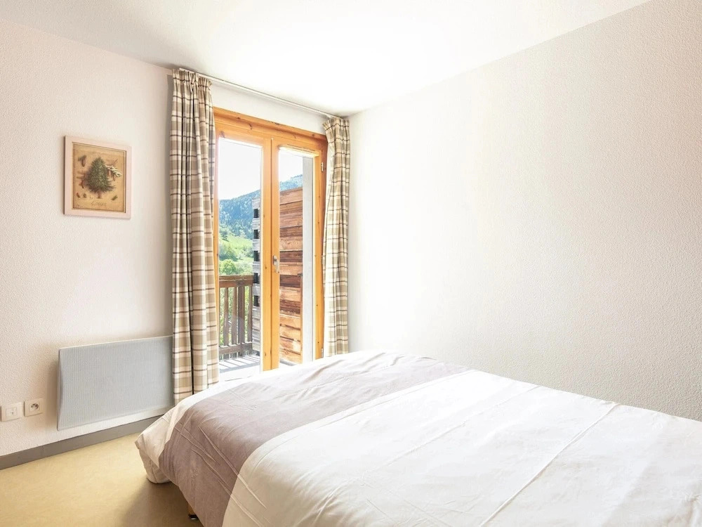 1-bedroom Apartment for Family of 6