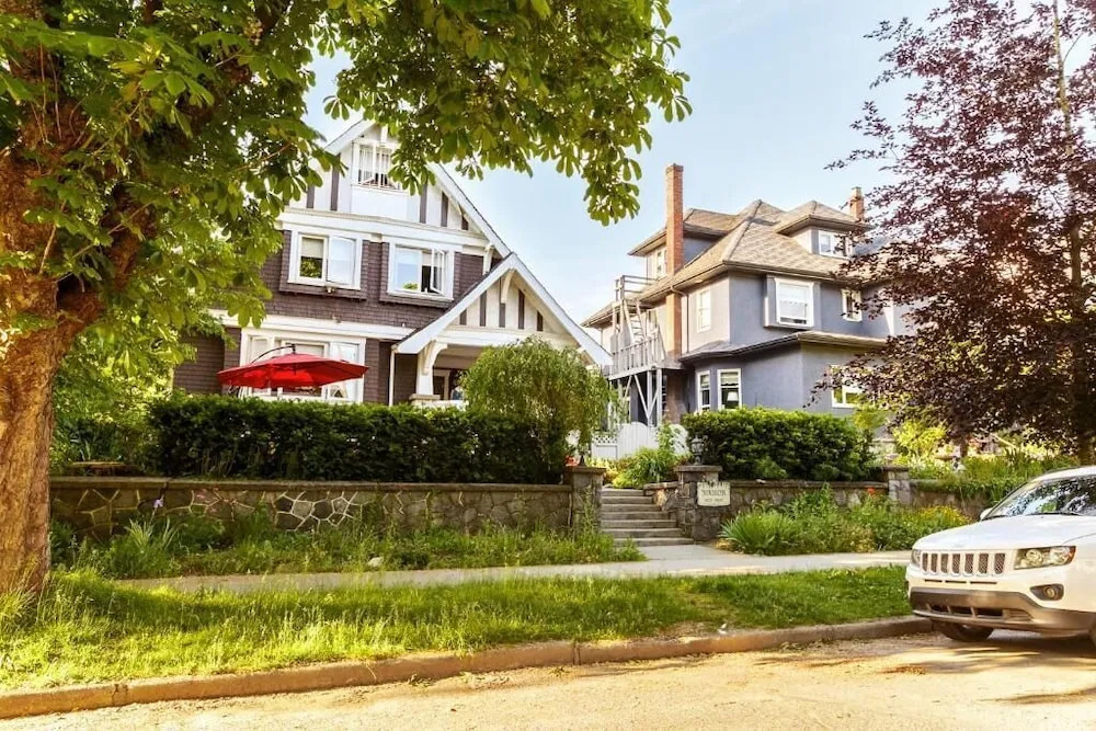 West Broadway guesthouse