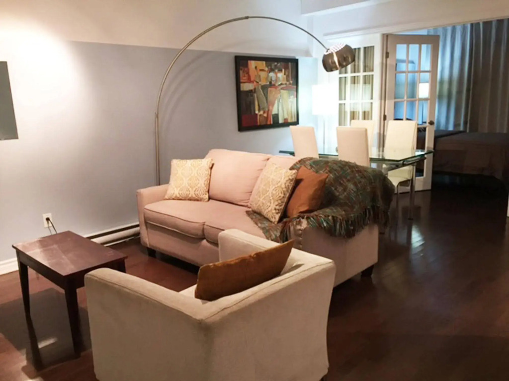 ApartHotelMontreal by Les Terrasses Saint Urbain 2225I2