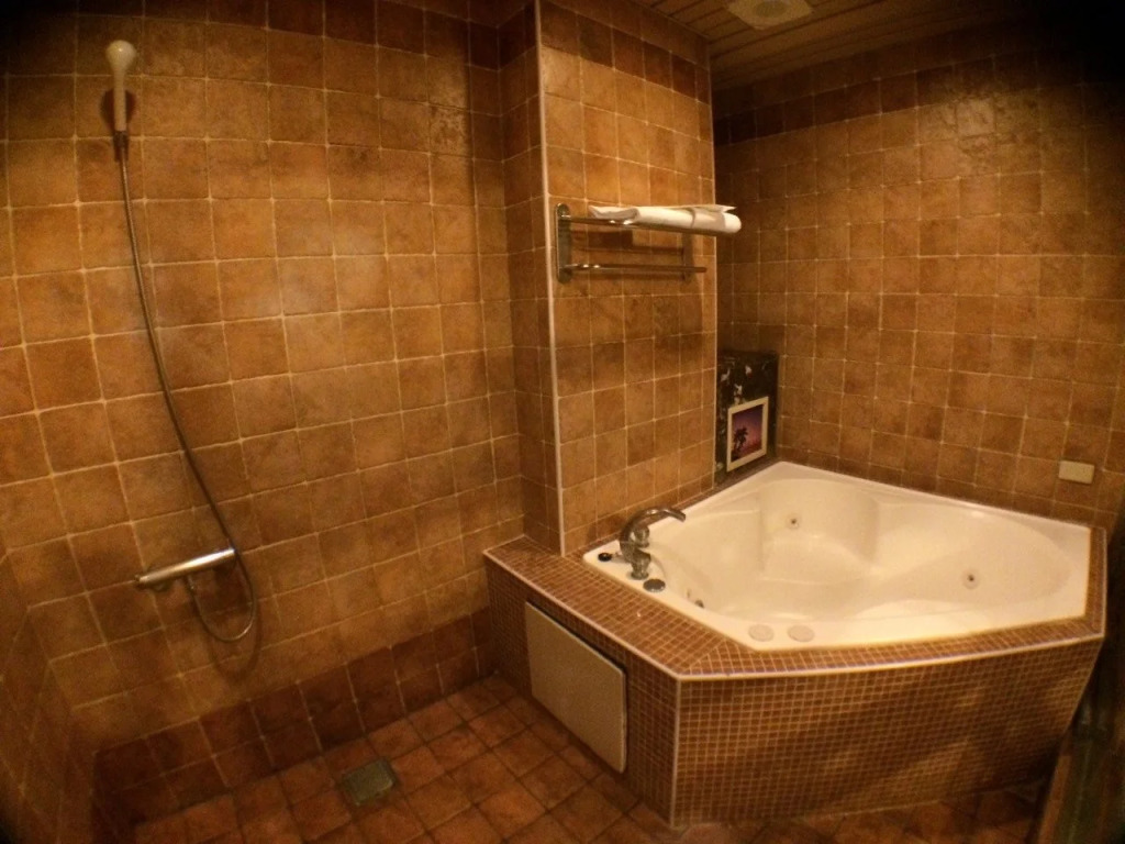 Debonair Hotel