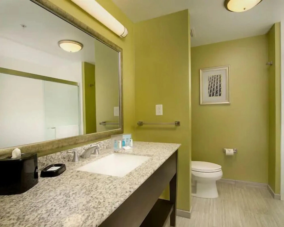 Hampton Inn & Suites - Buffalo Airport