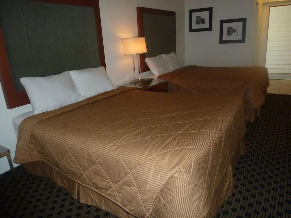 Chestnut Tree Inn Portland Mall 205