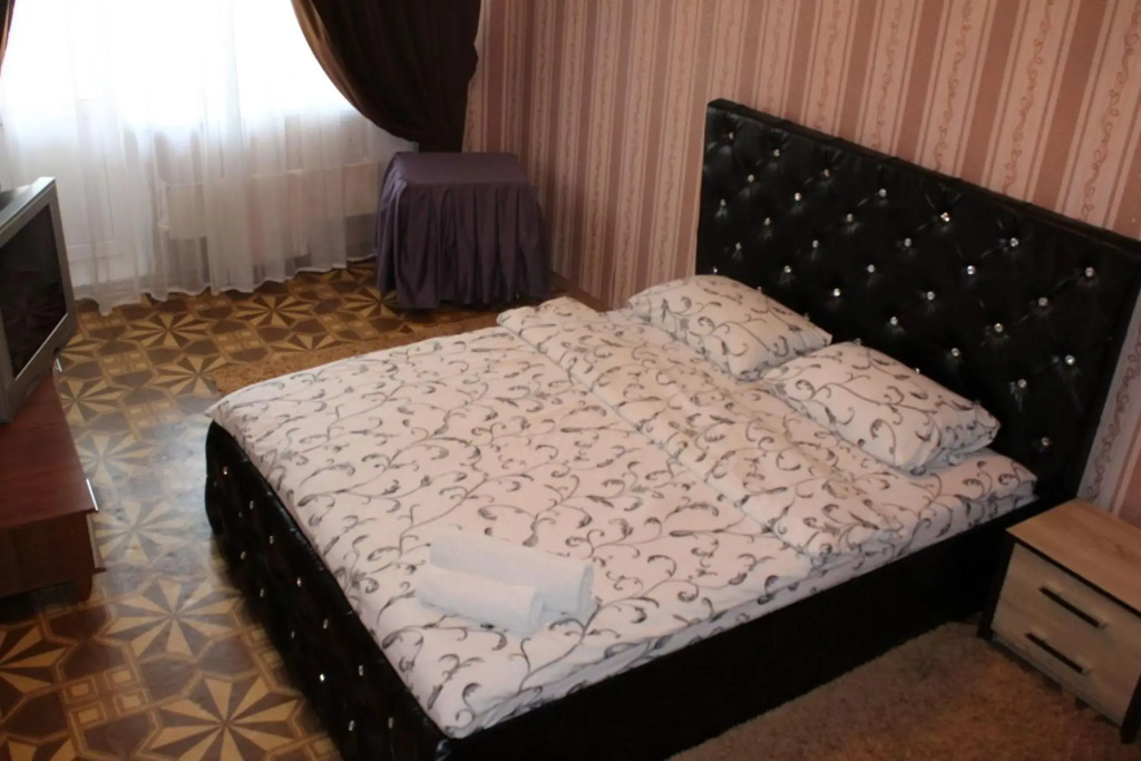 Apartment on Vasylia Stusa St, 2