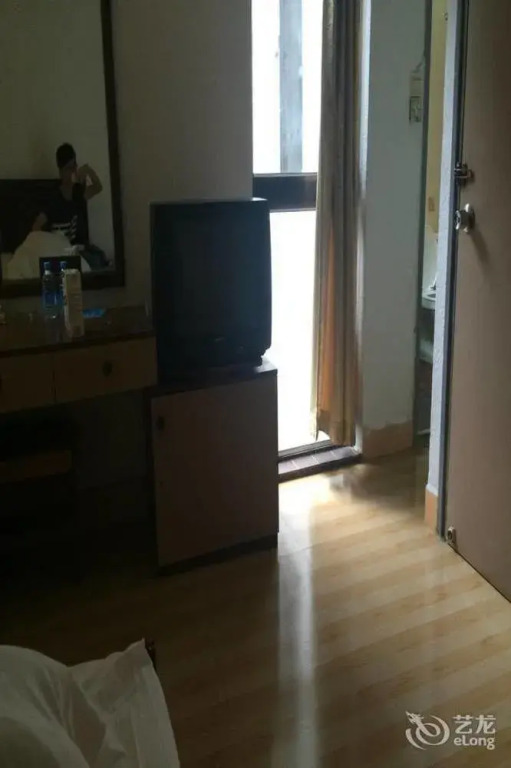 Lavande Hotel Zhuhai Gongbei Port Square