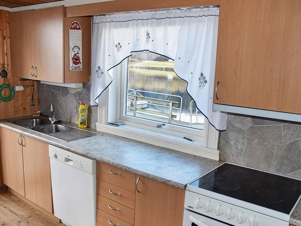 6 person holiday home in Oksvoll