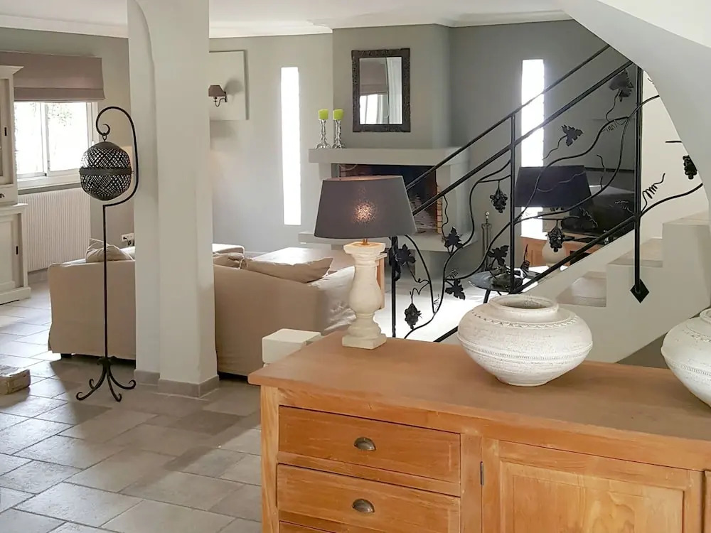Stylish villa near Mougins with large, private pool and lovely outdoor kitchen
