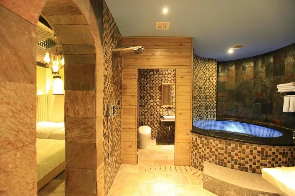 Chengde No.1 Business Hotel