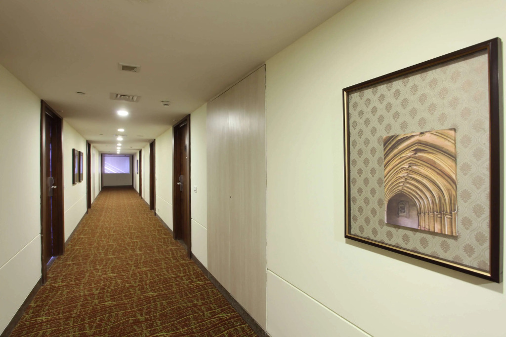 Mahagun Sarovar Portico Suites