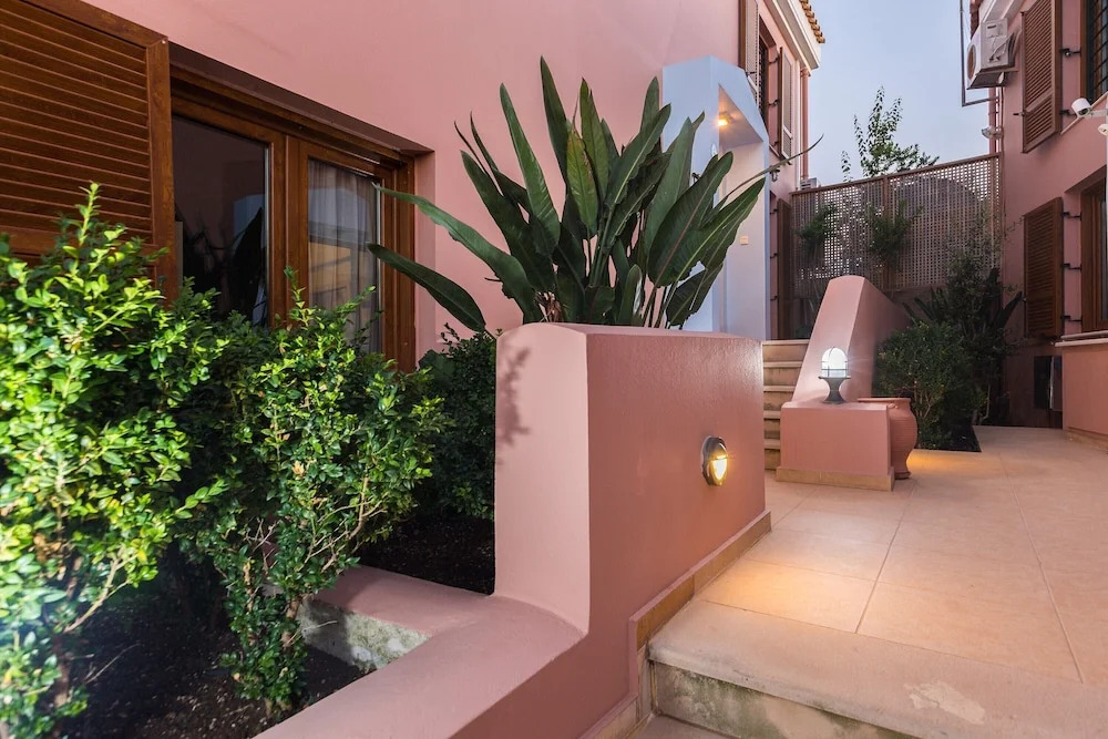 Leste Luxury Homes