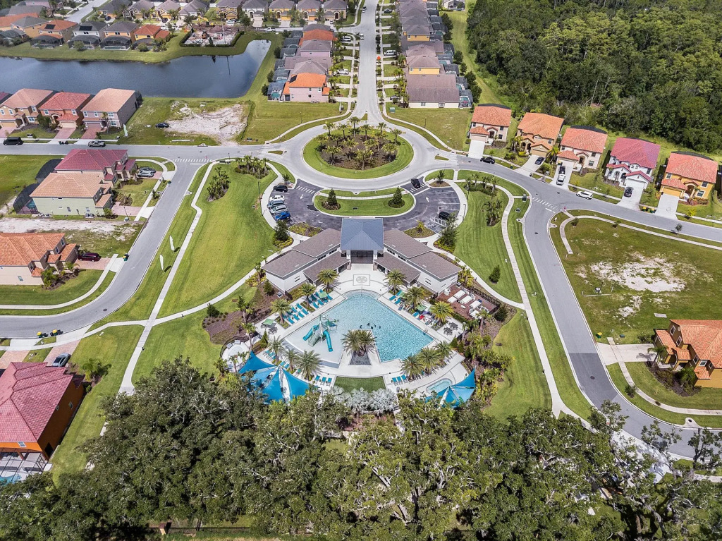 4 Bedrooms 3 Bathrooms Veranda Palms 4461 Np