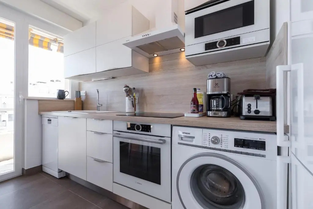 GORGEOUS APT with TERRACE, ELEVATOR, AC, FREE PARKING