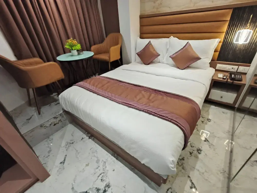 Hotel Prime Suites Airoli