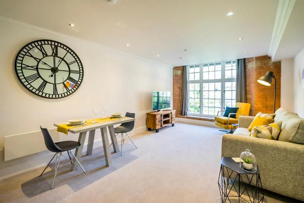 26 Cocoa Suites (parking included)