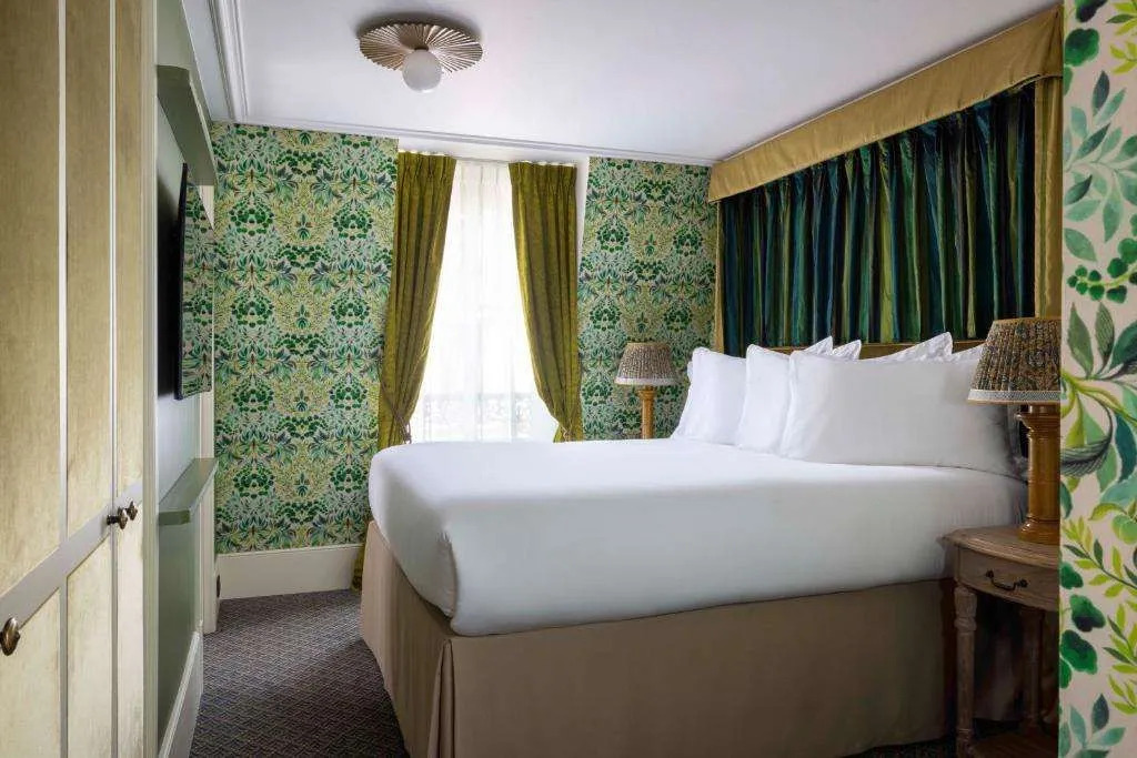 UNE AUTRE CHAMBRE