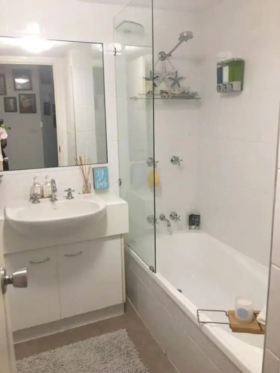 Newly Renovated Unit 250m To The Beach