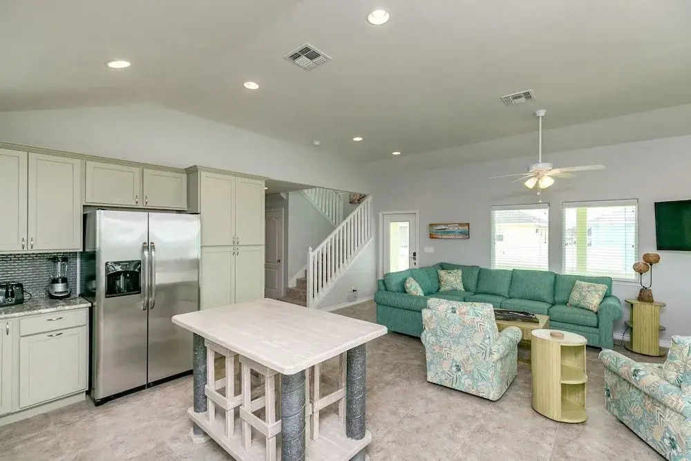 Fluorescent Home 516 by RedAwning