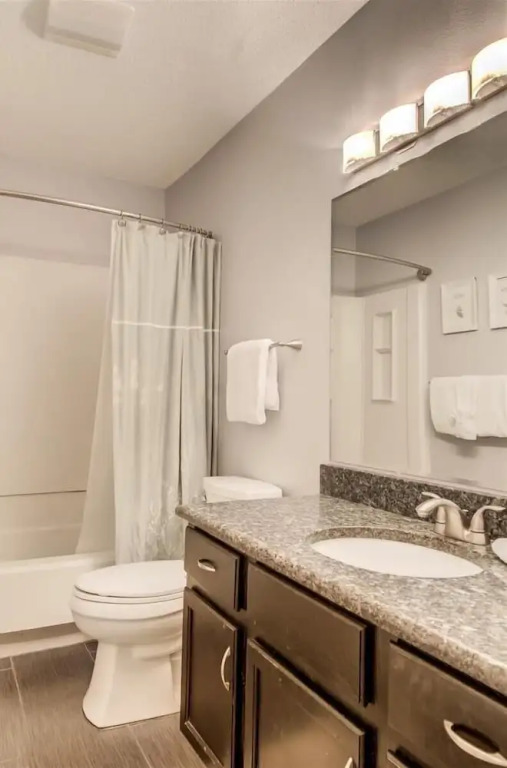 Seacove 7E 2 Bedroom Condo