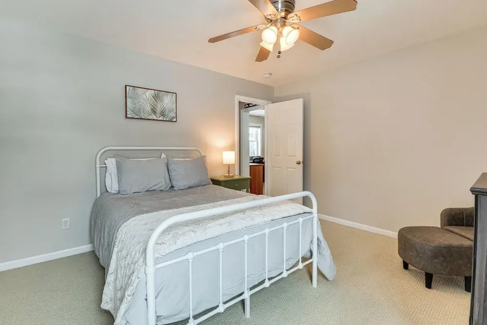 Spacious Family Home w/ Deck & Yard: 5 Mi to Stowe