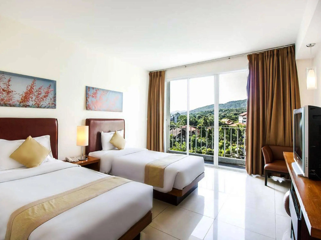 B2 Premier Hotel & Resort