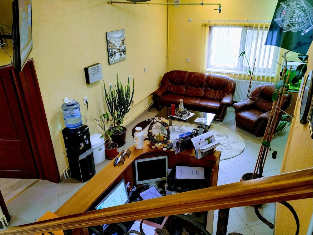 Venesis House