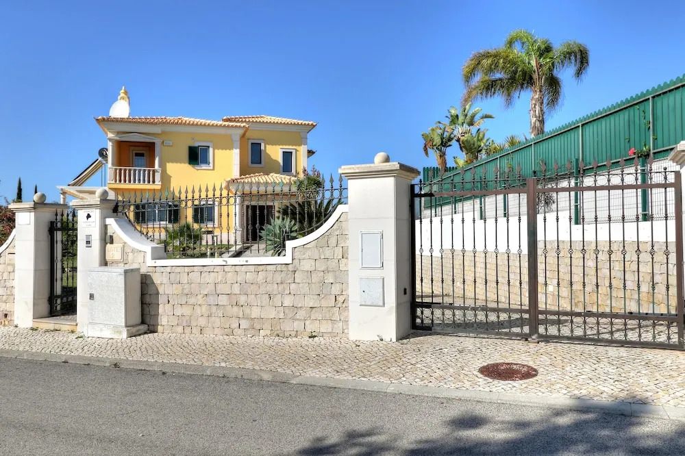 Villas2Go2 Viva Galé