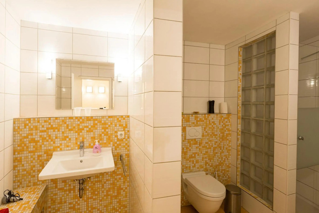 Apartment 1, Rothenburger Straße