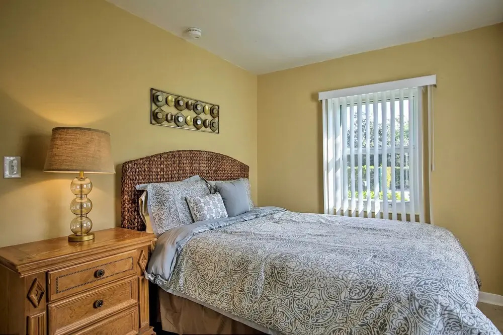 Ft. Lauderdale Townhome on Canal - 3 Mi. to Beach!