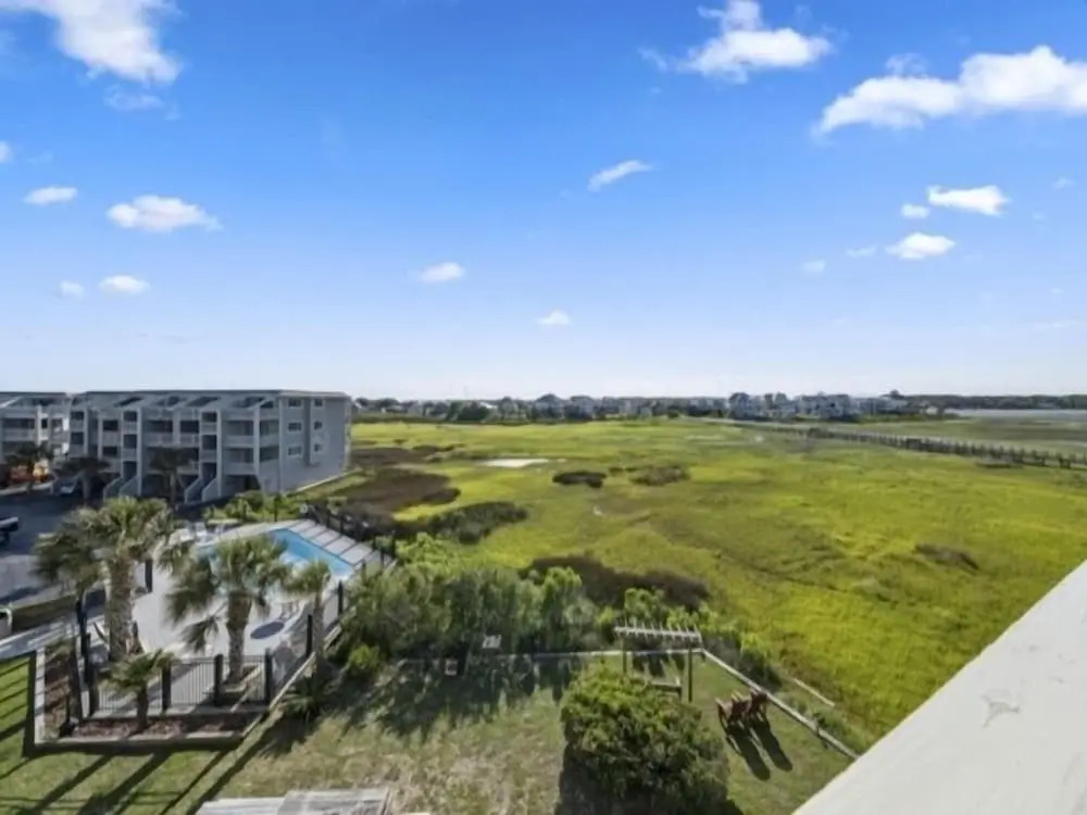 Pelican Perch - 3rd Floor Views Of The Ocean And Marsh - Perfect For Wildlife Viewing. 1 Bedroom Condo by RedAwning