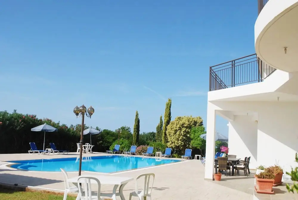 Impressive Large Villa Huge Heated Pool Garden