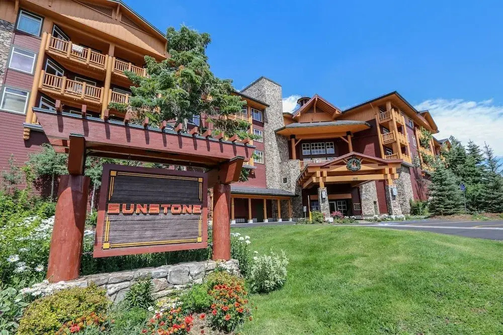 Sunstone 208 Updated Ski-In Ski-Out Condo At Sunstone Lodge with Great Complex Amenities by RedAwning