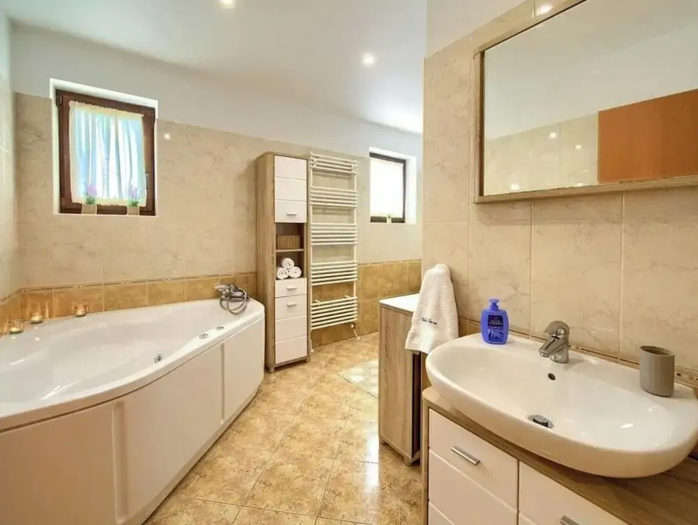 Villa Tara with beautiful heated pool by Villas Gu