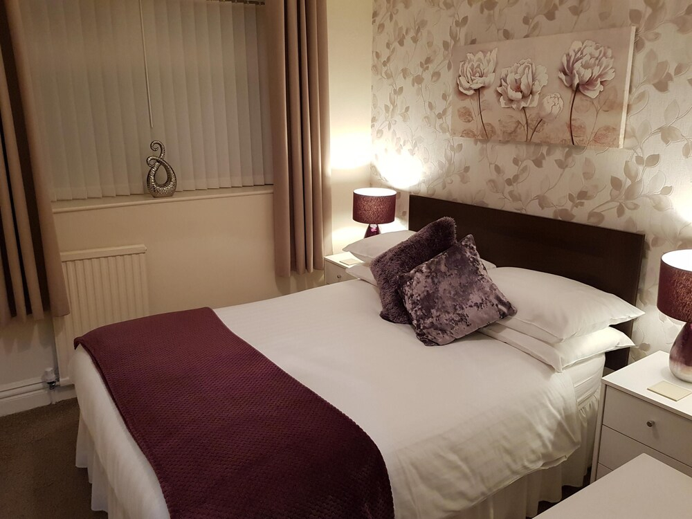 The Inglewood Hotel *Adults Only*
