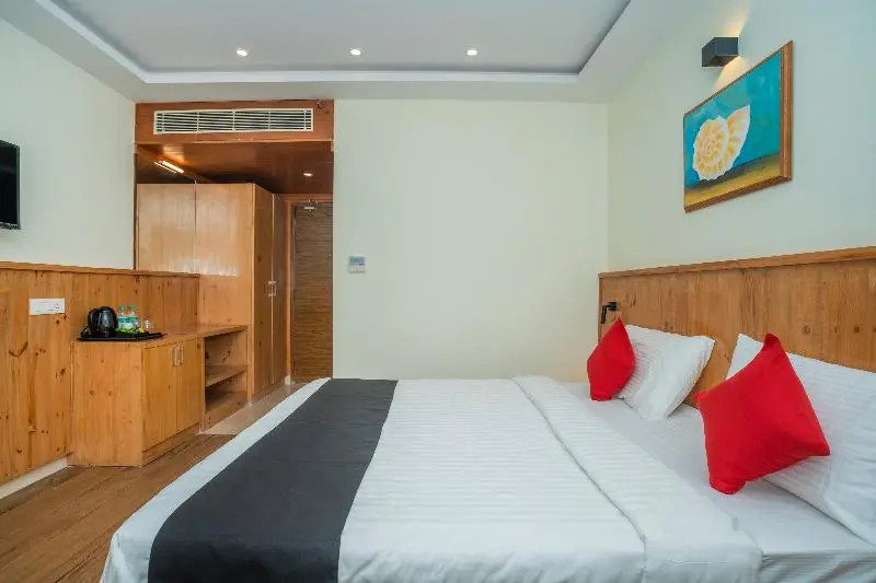 Capital O 33450 Hotel La Prosperite
