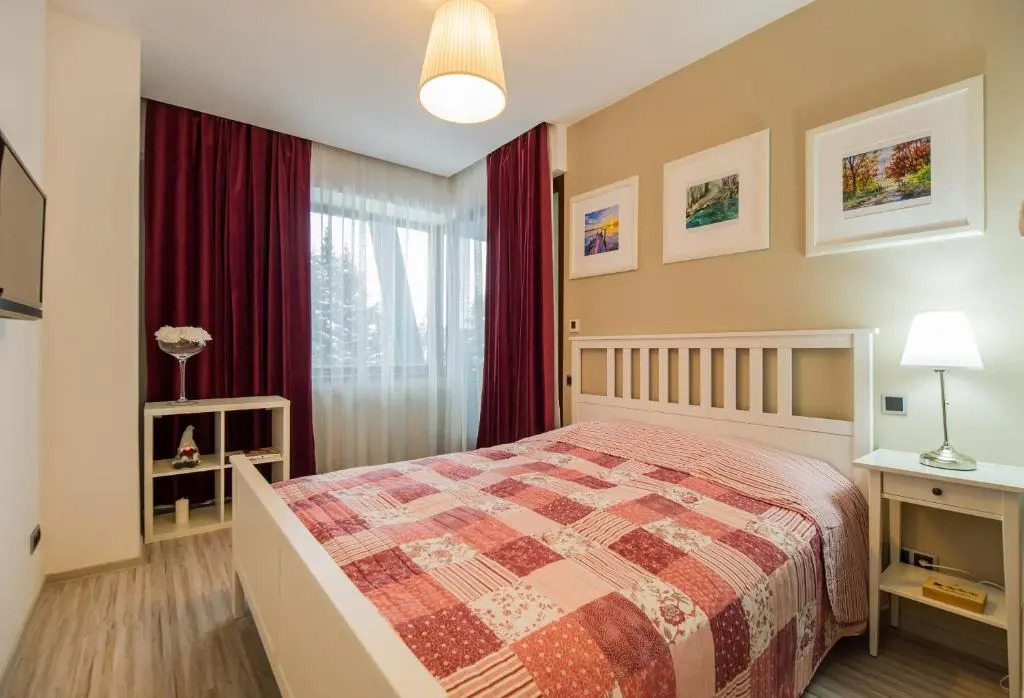 Charming 2-Bedroom, Silver Mountain, A Building