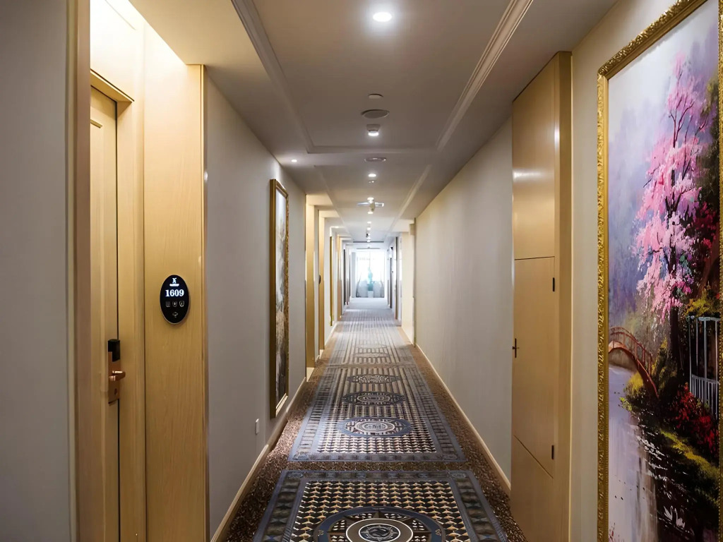 Vienna International Hotel (Wuhan Wangjiawan Tieqiao Square)