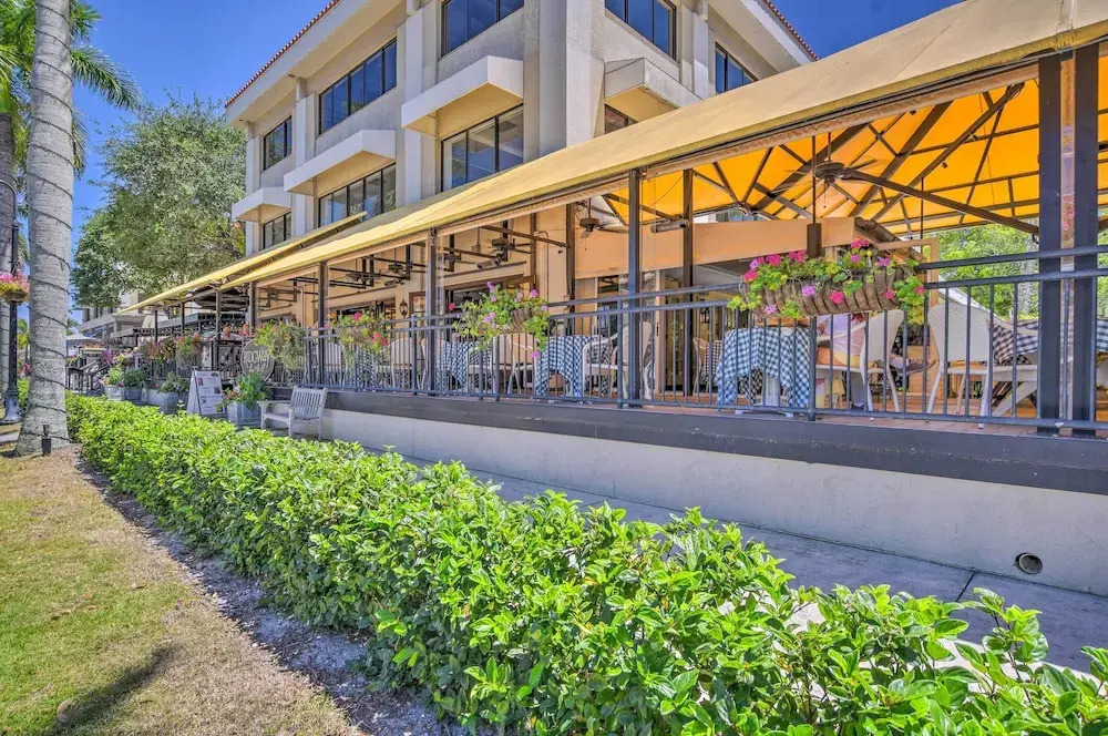 Sleek Coastal Abode: 1 Block to Naples Beach!