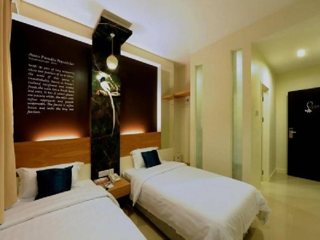 KK Suites Hotel