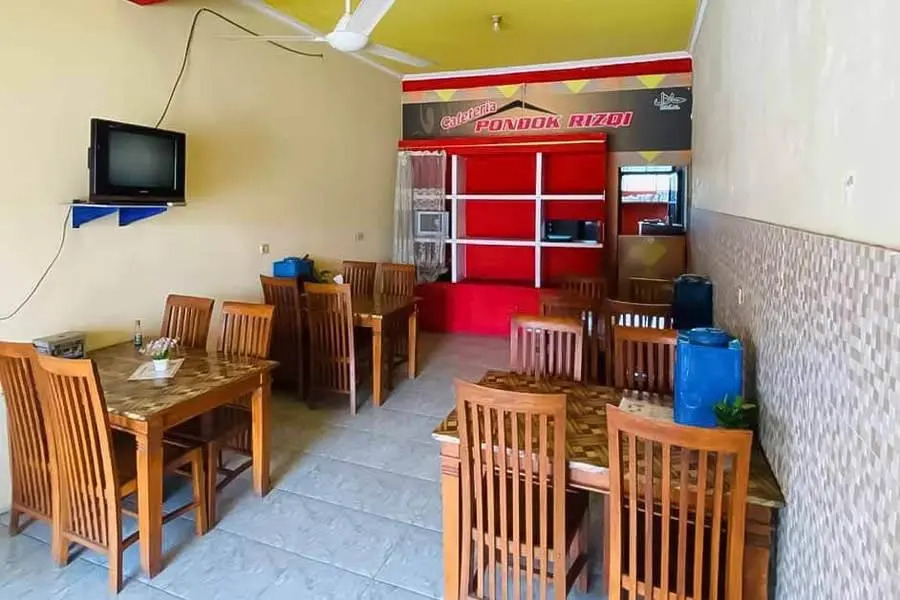 RedDoorz Syariah near T1 Juanda Airport 2