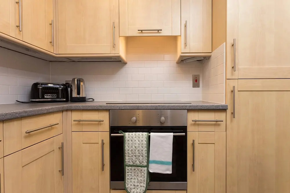 2 Bedroom Flat by Battersea Park