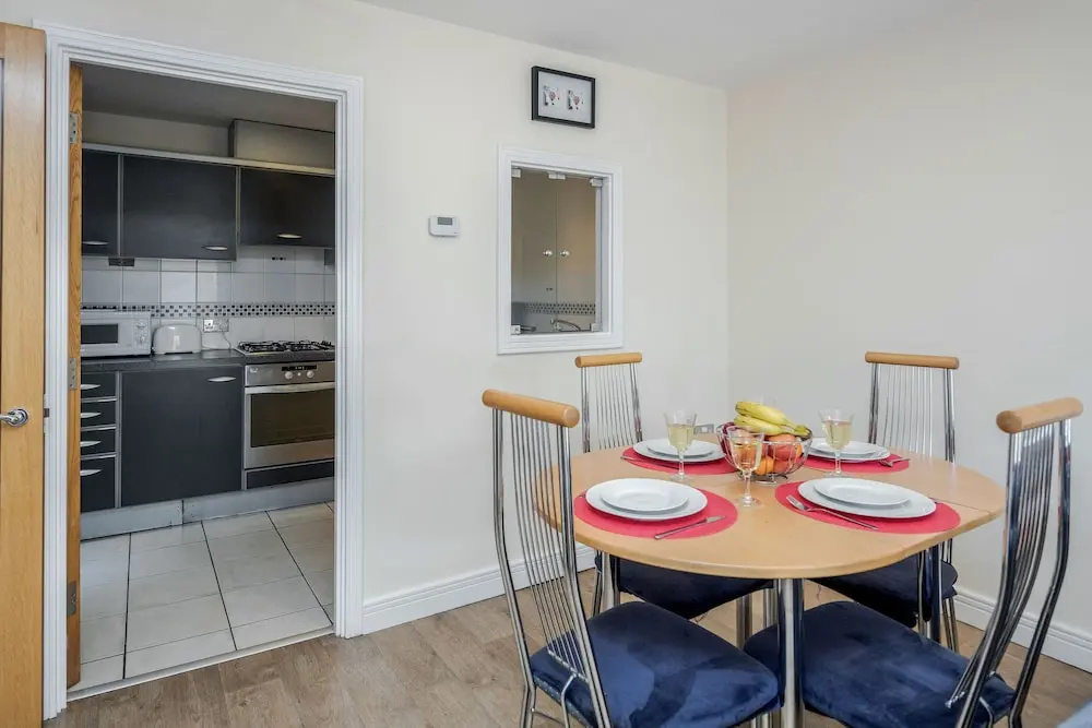 Settlers court - London Docklands East India Quays by ASH Cosy Apartments