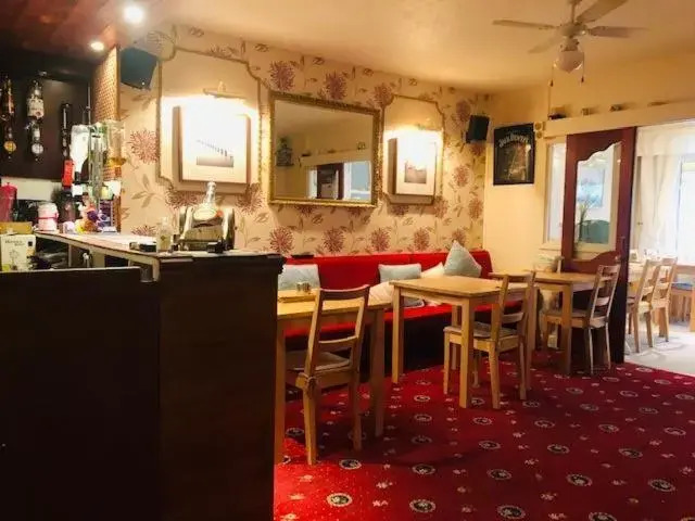 Highbury Hotel