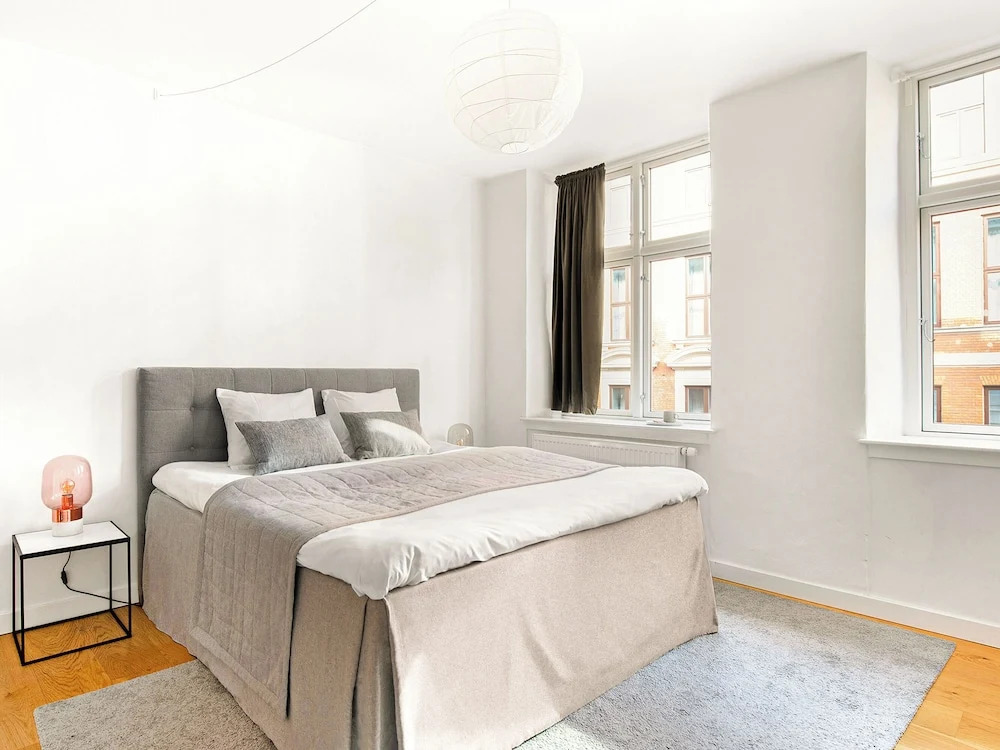 Leaves 1 - Charming Ap for 8 Persons in Central Copenhagen