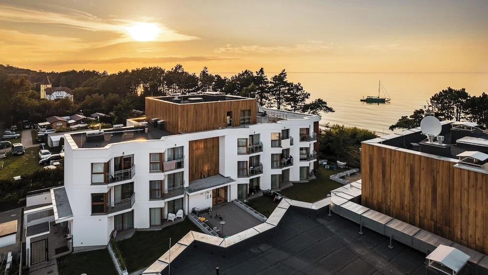 Lets Sea by 2HomeRent