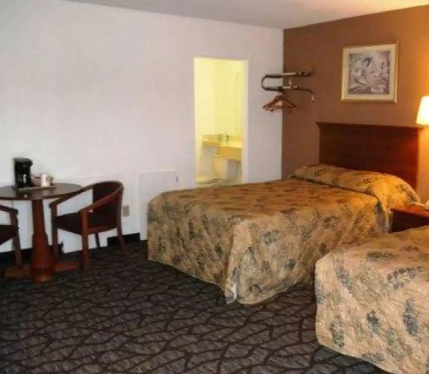 Super 8 by Wyndham Youngstown North